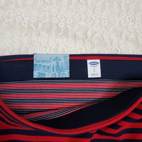Red and Blue Old Navy Pencil Skirt - Size S (NWT) - Picture 3 of 5